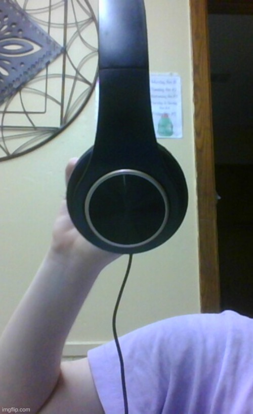 i won a game of limbo and got some new headphones :thumbs up: | made w/ Imgflip meme maker