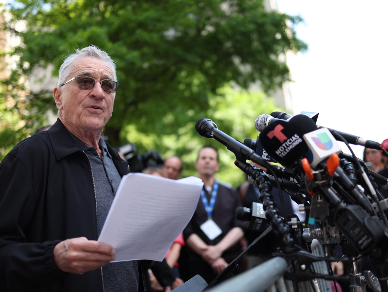 Robert De Niro Blank Meme Template