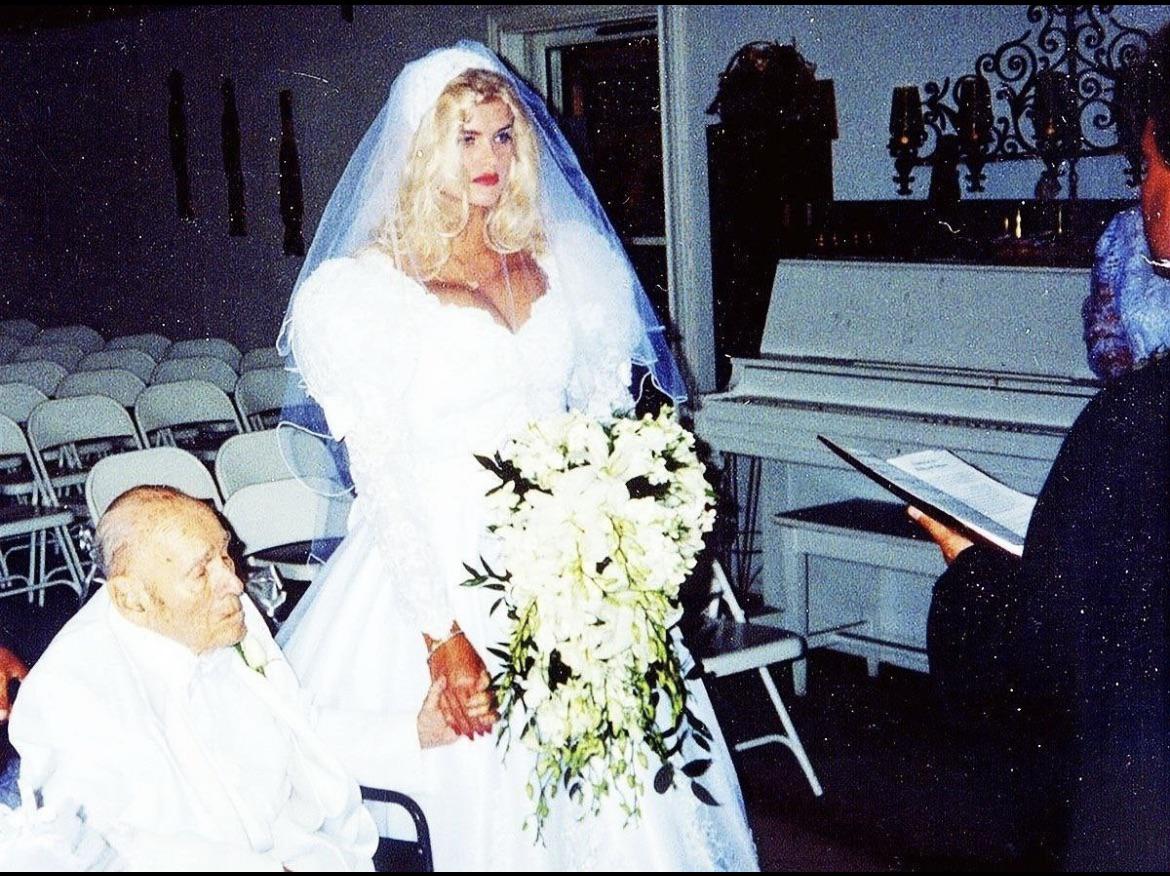 High Quality Anna Nicole and Husband Blank Meme Template