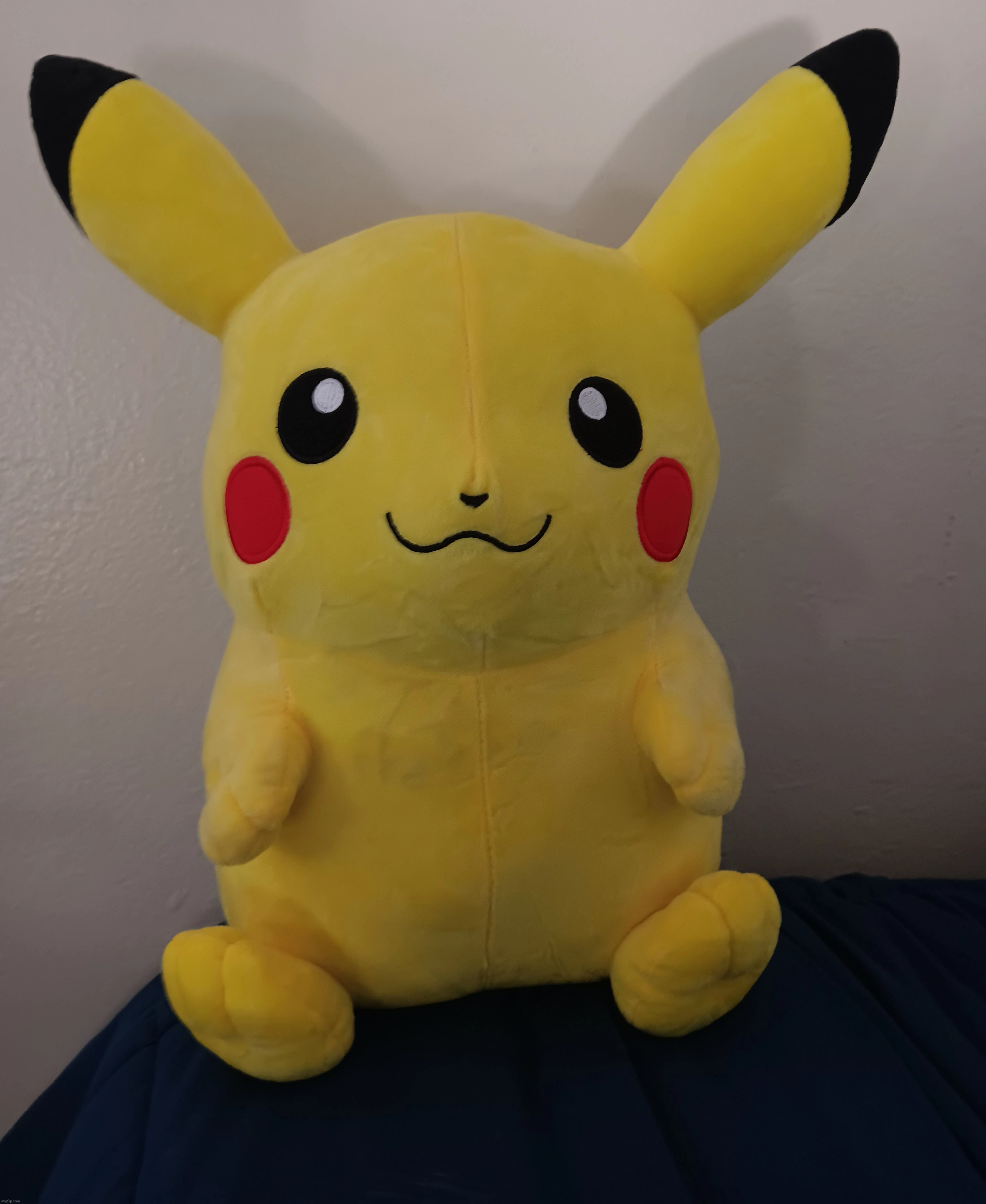 mines not fat he's just large | made w/ Imgflip meme maker