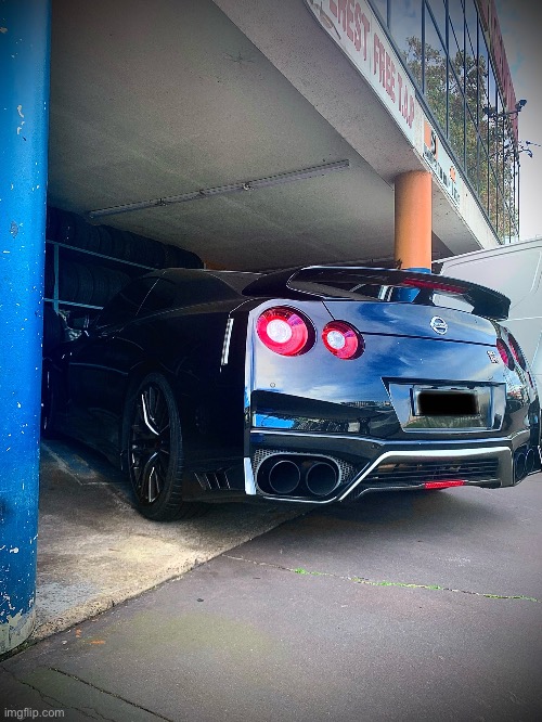 Nissan gtr r35 | made w/ Imgflip meme maker