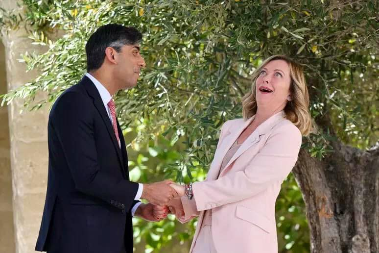 High Quality giorgia meloni and rishi sunak Blank Meme Template