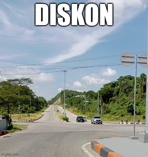 Diskon tol | DISKON | image tagged in am i the only one around here | made w/ Imgflip meme maker