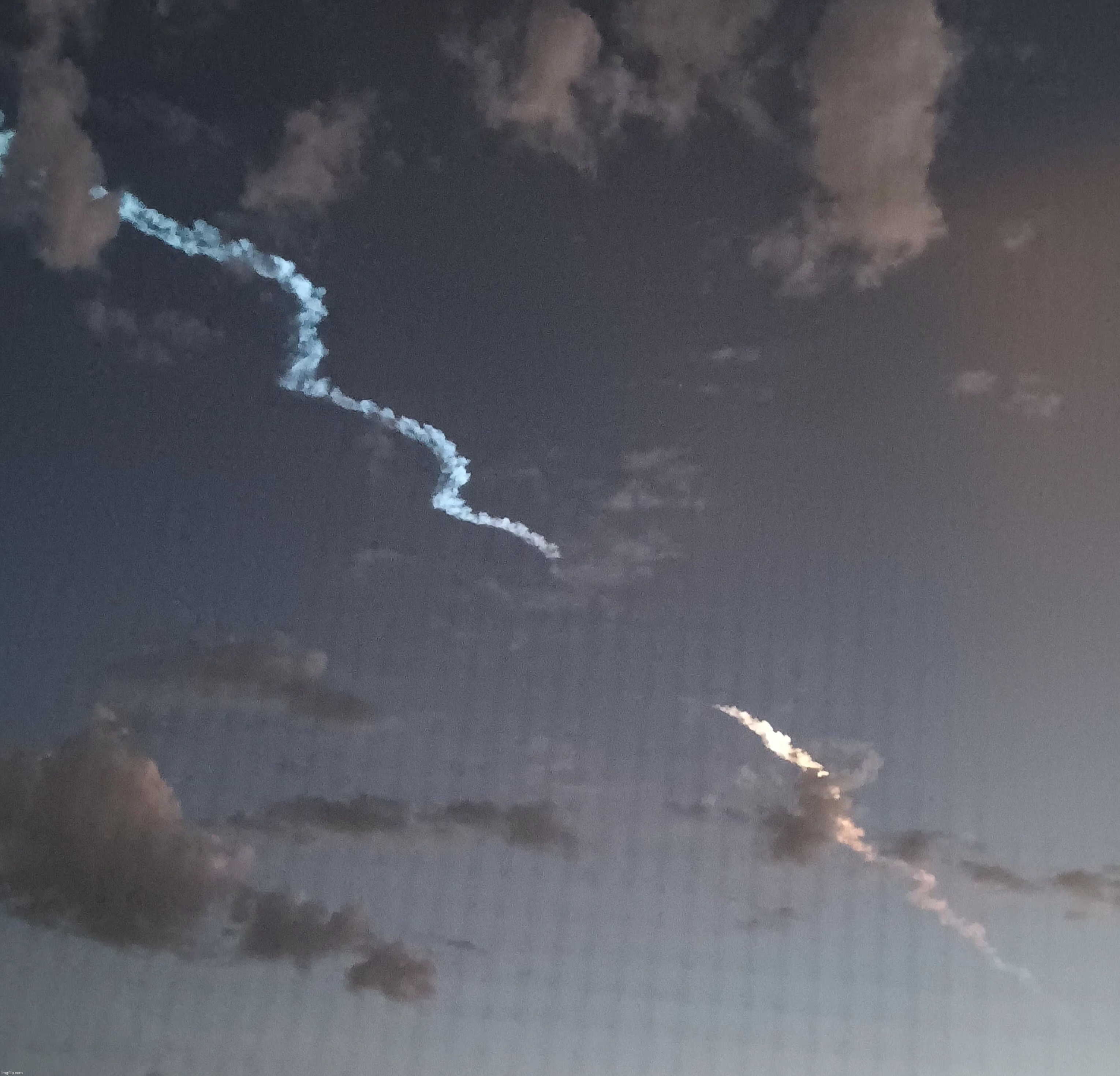 what is this thing in the sky | made w/ Imgflip meme maker