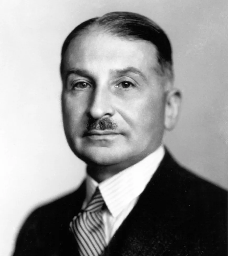 High Quality Mises the point Blank Meme Template