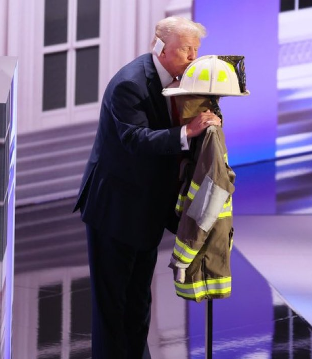 Trump kiss Blank Meme Template