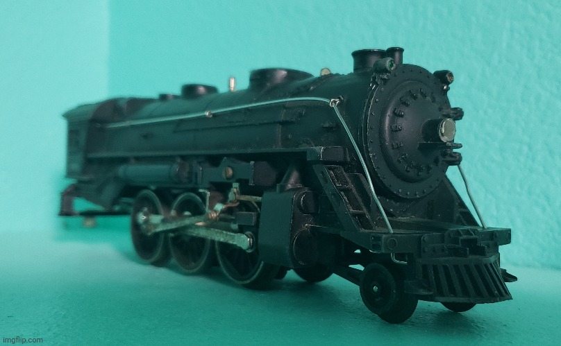 Vintage Lionel train I got from an antique shop | image tagged in model train,vintage,antique | made w/ Imgflip meme maker