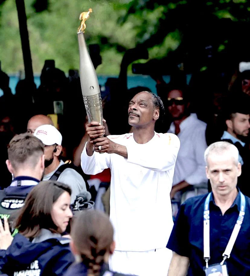 snoop torch Blank Meme Template