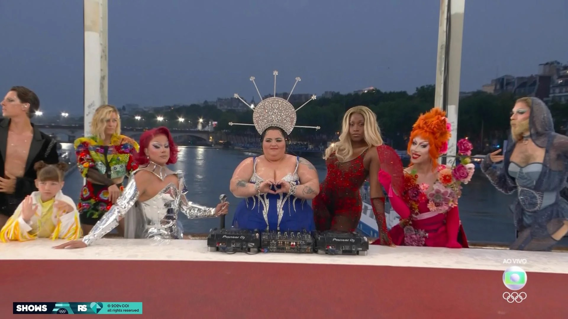 Last Drag Supper Blank Meme Template