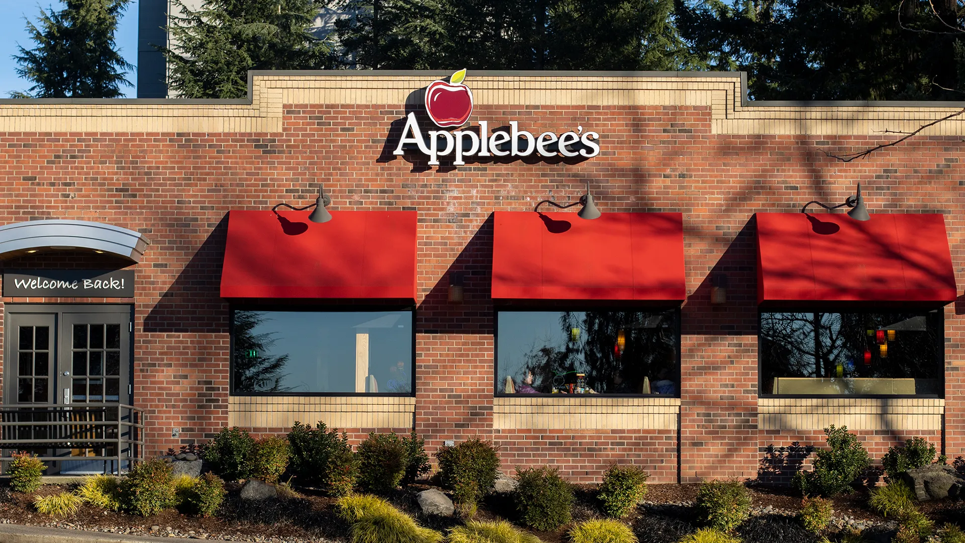 Applebee's Blank Meme Template