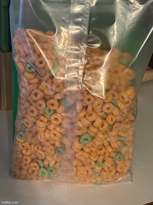 WHY ARE THERE LIKE 6 APPLE PIECES IN MY APPLE JACKS | image tagged in cereal,apple,cinnamon | made w/ Imgflip meme maker