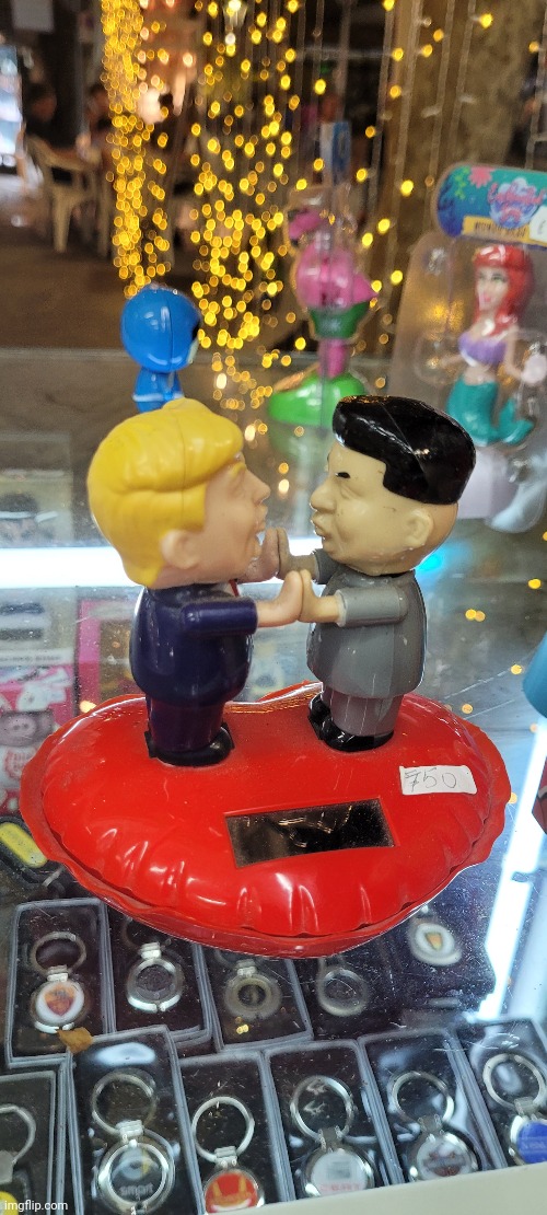 10 likes and I'll post it on politics stream | image tagged in donald trump,xi jinping,politics | made w/ Imgflip meme maker