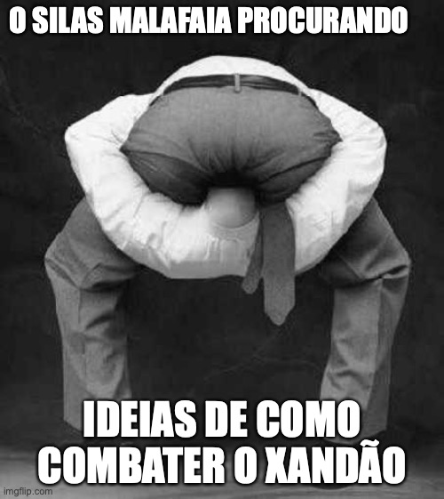 Silas malafaia | O SILAS MALAFAIA PROCURANDO; IDEIAS DE COMO COMBATER O XANDÃO | image tagged in silas malafaia,pastor,xandao,alexandre de morais,bolsonarismo,bolsonaro | made w/ Imgflip meme maker