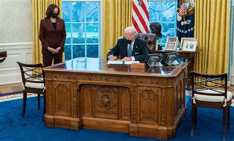 Democrats at Resolute Desk Blank Meme Template