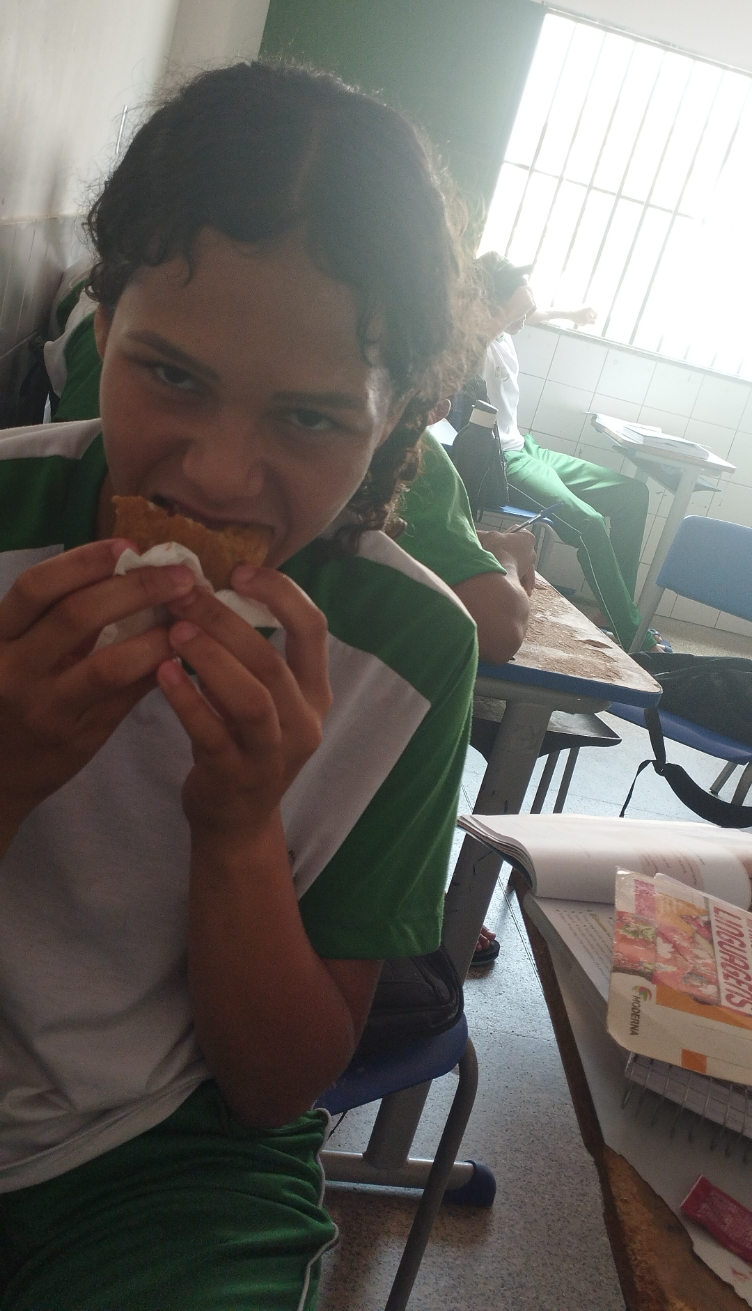 O calor tá grande mas a fome é grande ? Blank Meme Template