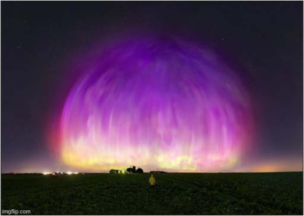 Aurora Dome - Wisconsin | image tagged in aurora,landscape | made w/ Imgflip meme maker