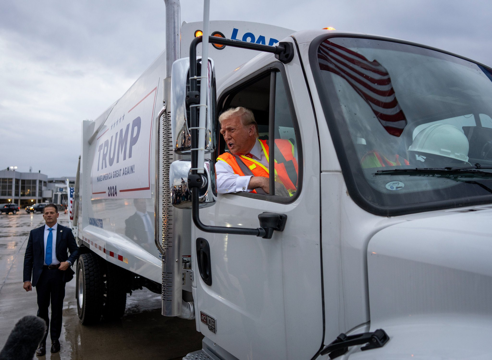 Trump garbage truck Blank Meme Template