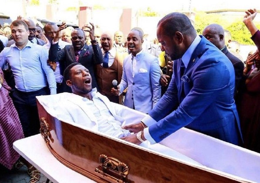 Man wakes up in coffin Blank Meme Template