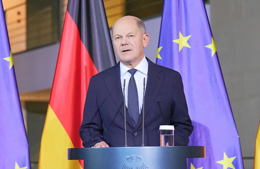 Olaf Scholz Rücktritt Blank Meme Template