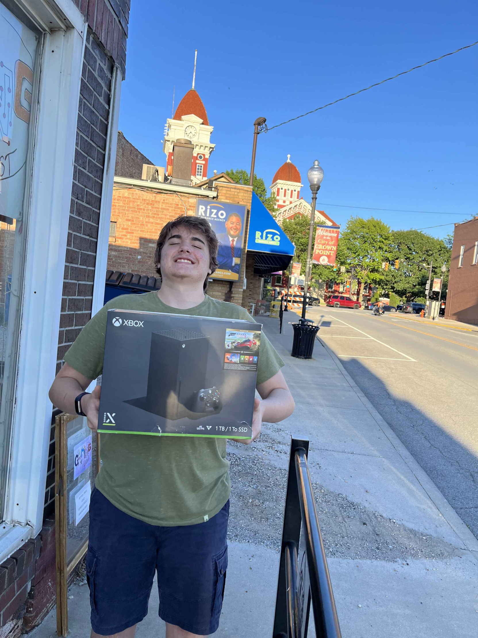 dumbass kid with an xbox Blank Meme Template