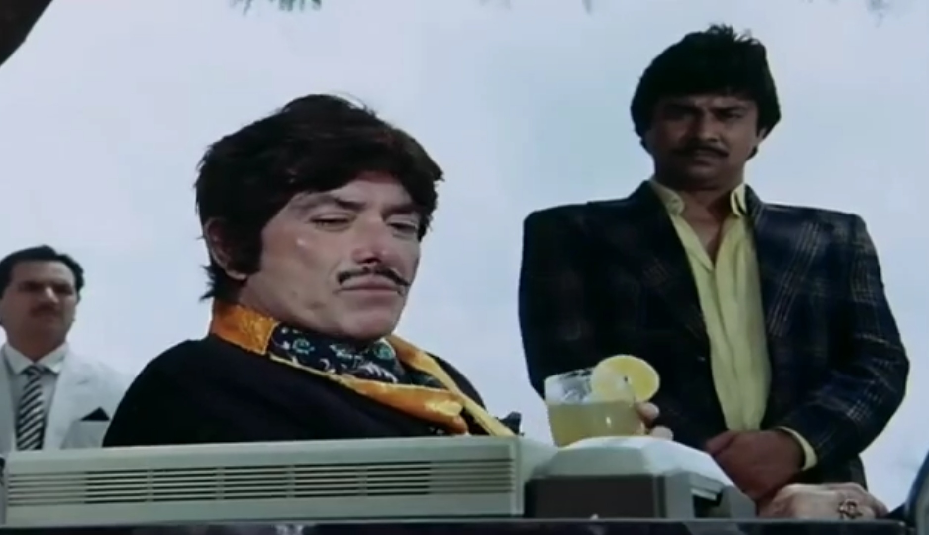 Hum kutto se baat nahi karte Blank Meme Template