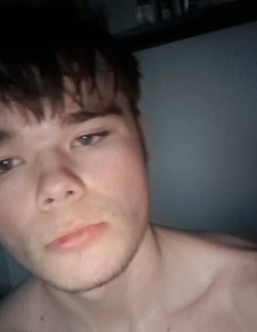 why the fuck does my shoulders look so broad in this | made w/ Imgflip meme maker