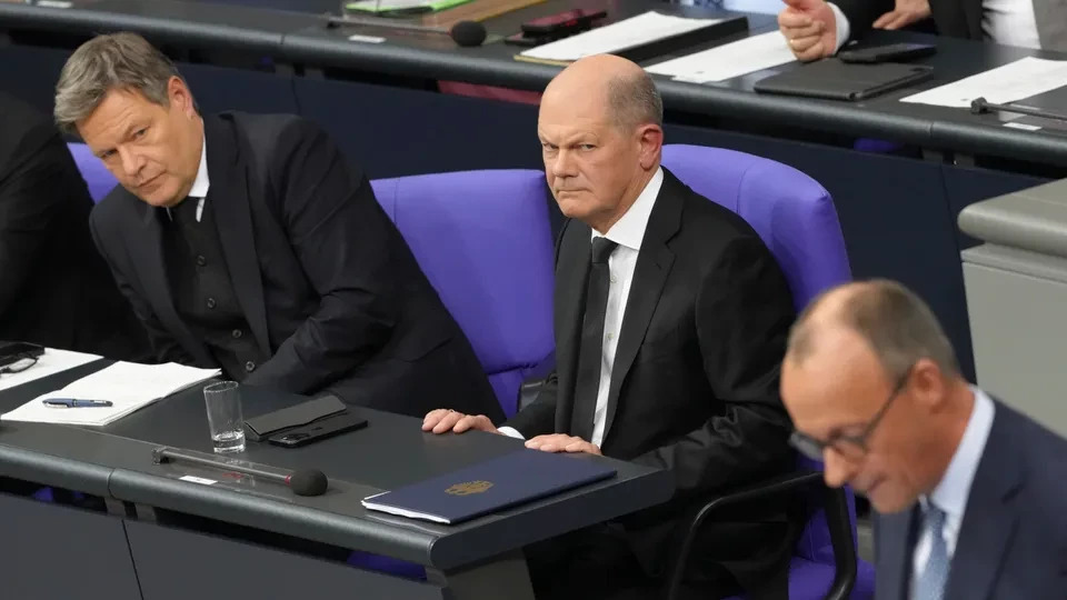Olaf scholz Blank Meme Template