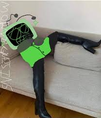 cursed vee Blank Meme Template