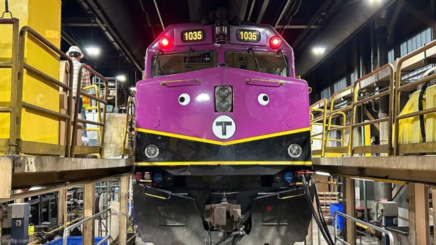 Dumb MBTA train | image tagged in dumb mbta train | made w/ Imgflip meme maker