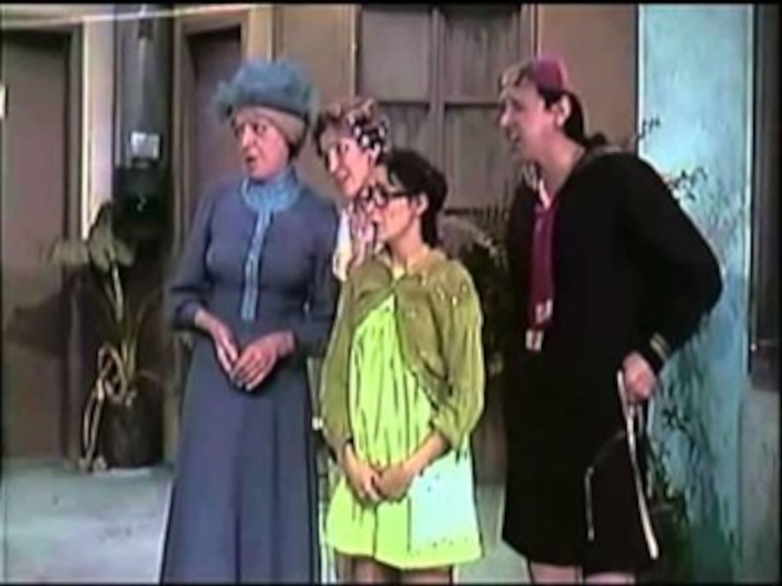 No te vayas Chavo Blank Meme Template