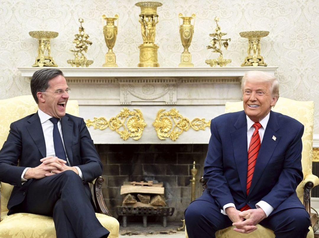 Rutte and Trump Blank Meme Template
