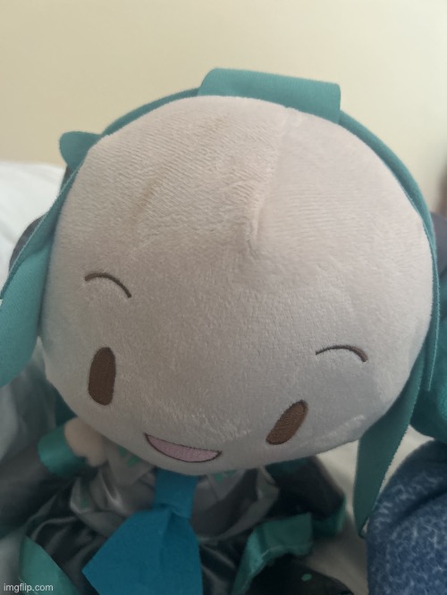 New template. Again. | image tagged in megamind miku | made w/ Imgflip meme maker