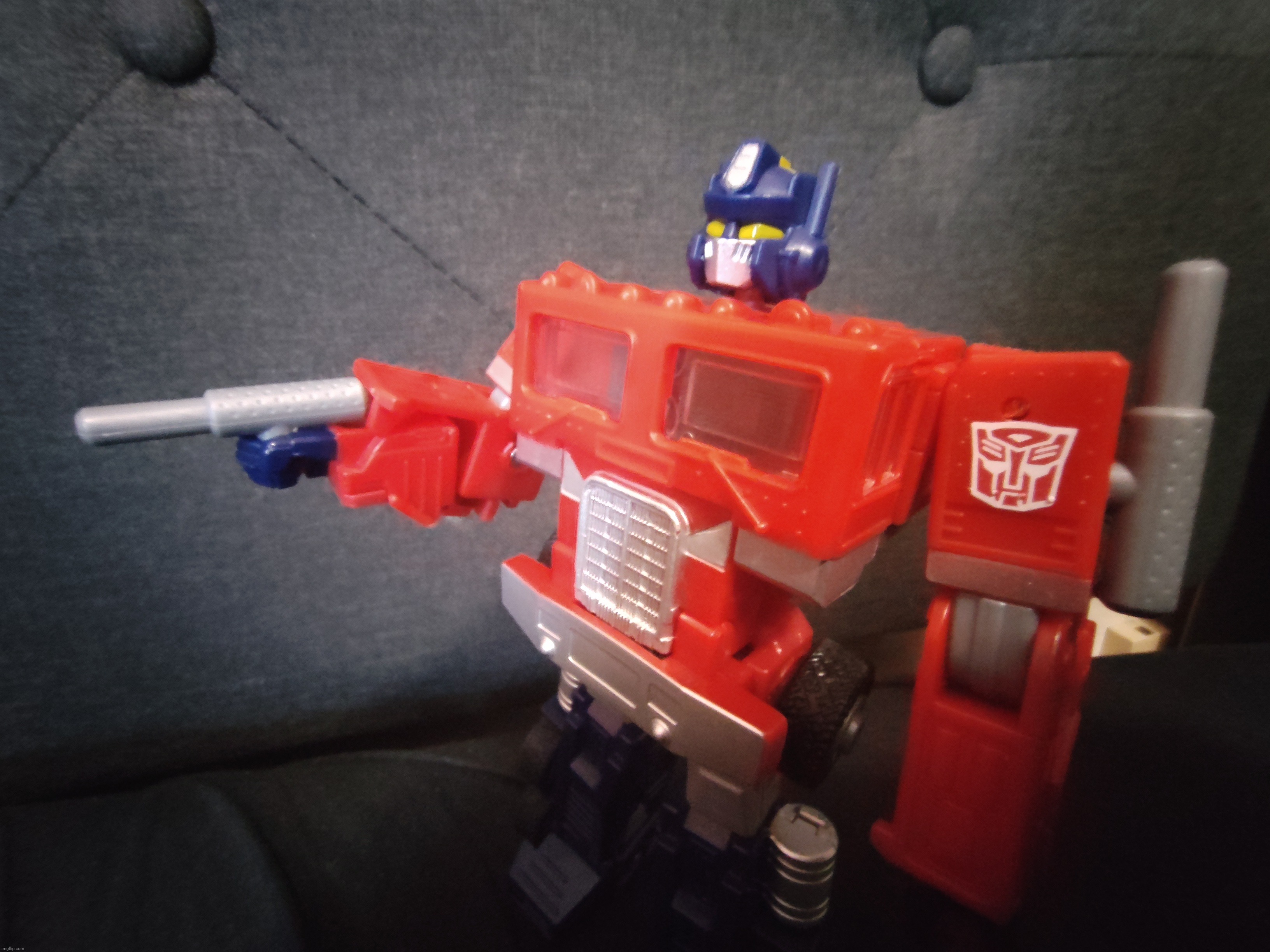 I find it interesting how this Optimus Prime can use his smokestacks as guns | made w/ Imgflip meme maker