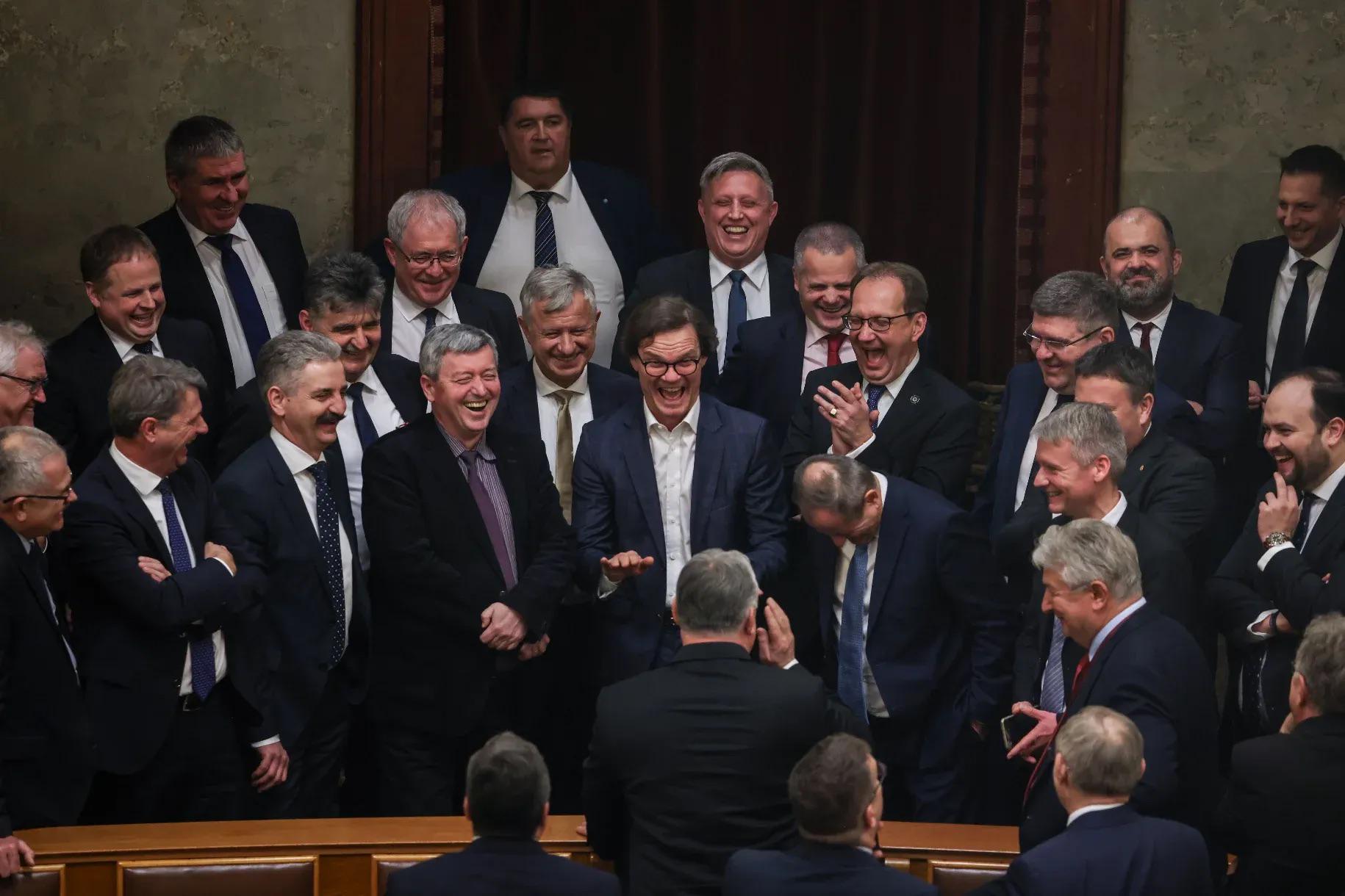 Orbán és a fiatal demokraták Blank Meme Template