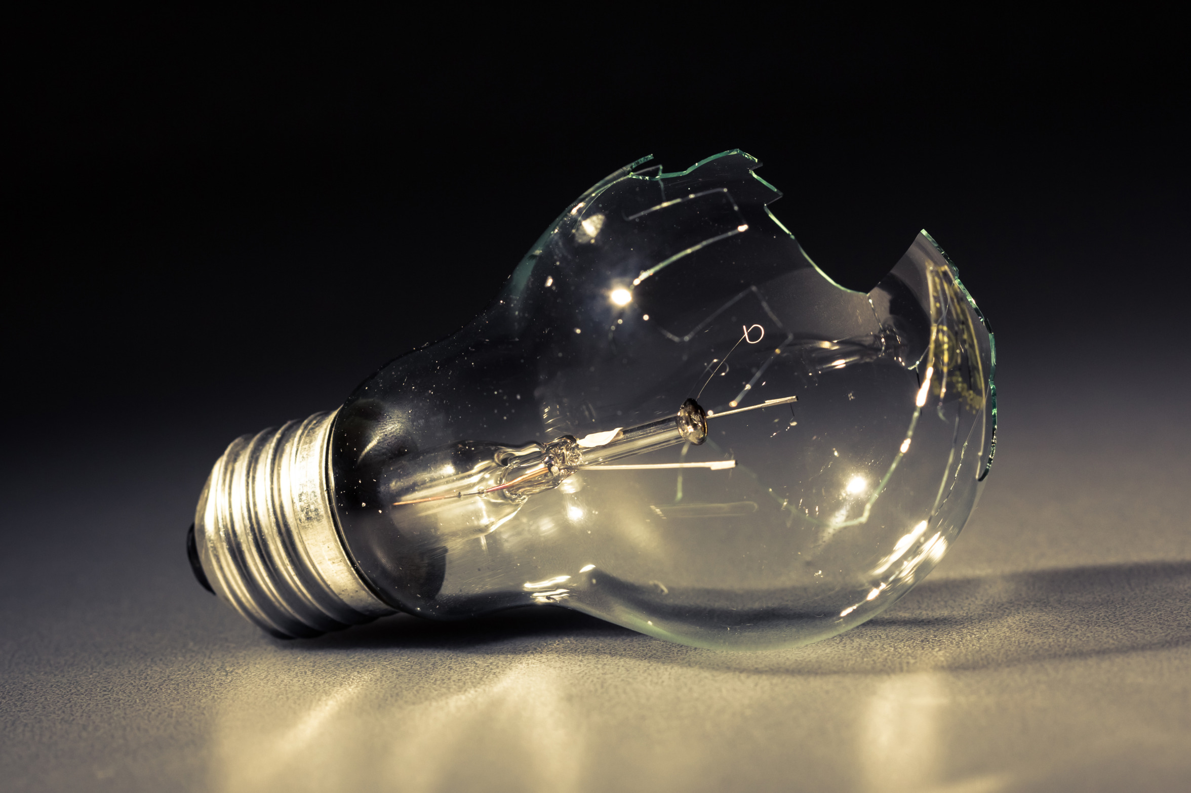 Broken Lightbulb Blank Meme Template