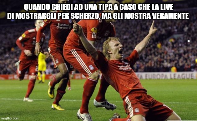 soccer goal | QUANDO CHIEDI AD UNA TIPA A CASO CHE LA LIVE DI MOSTRARGLI PER SCHERZO, MA GLI MOSTRA VERAMENTE | image tagged in soccer goal | made w/ Imgflip meme maker