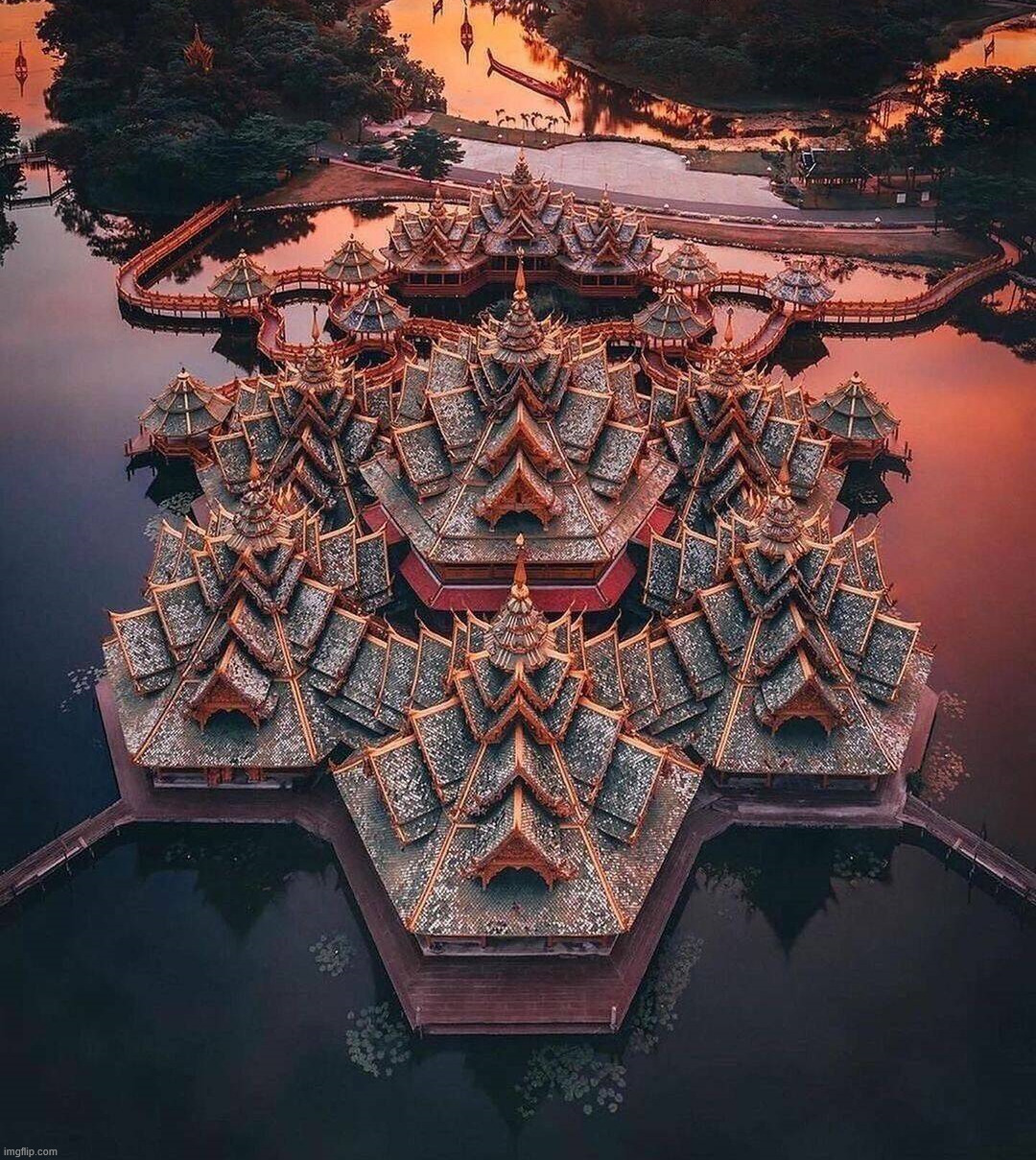 Temples in Thailand | image tagged in awesome | made w/ Imgflip meme maker