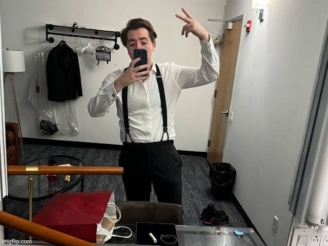 Ok guys fr this time here's a mirror selfie | made w/ Imgflip meme maker