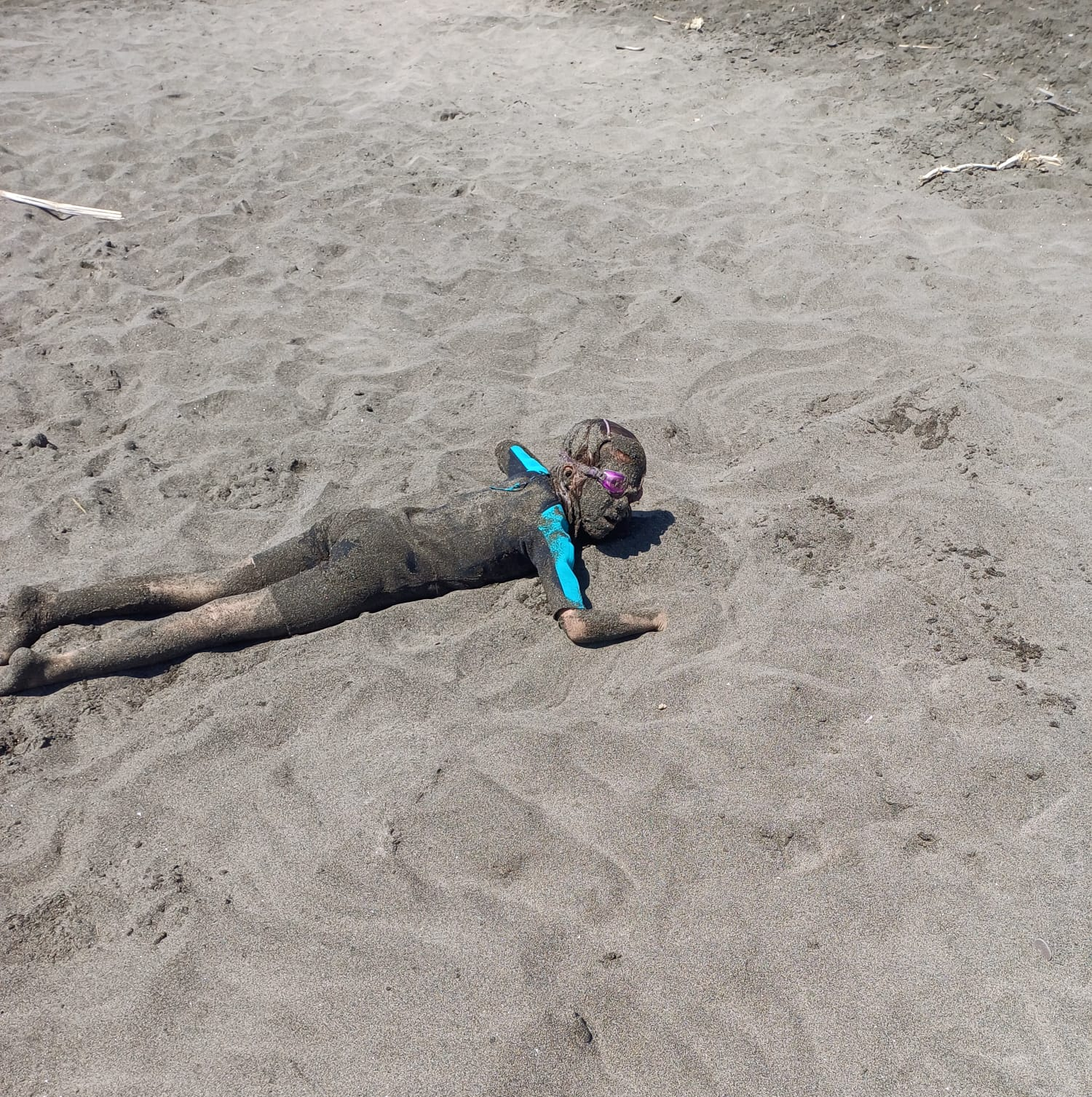 Beach hide Blank Meme Template