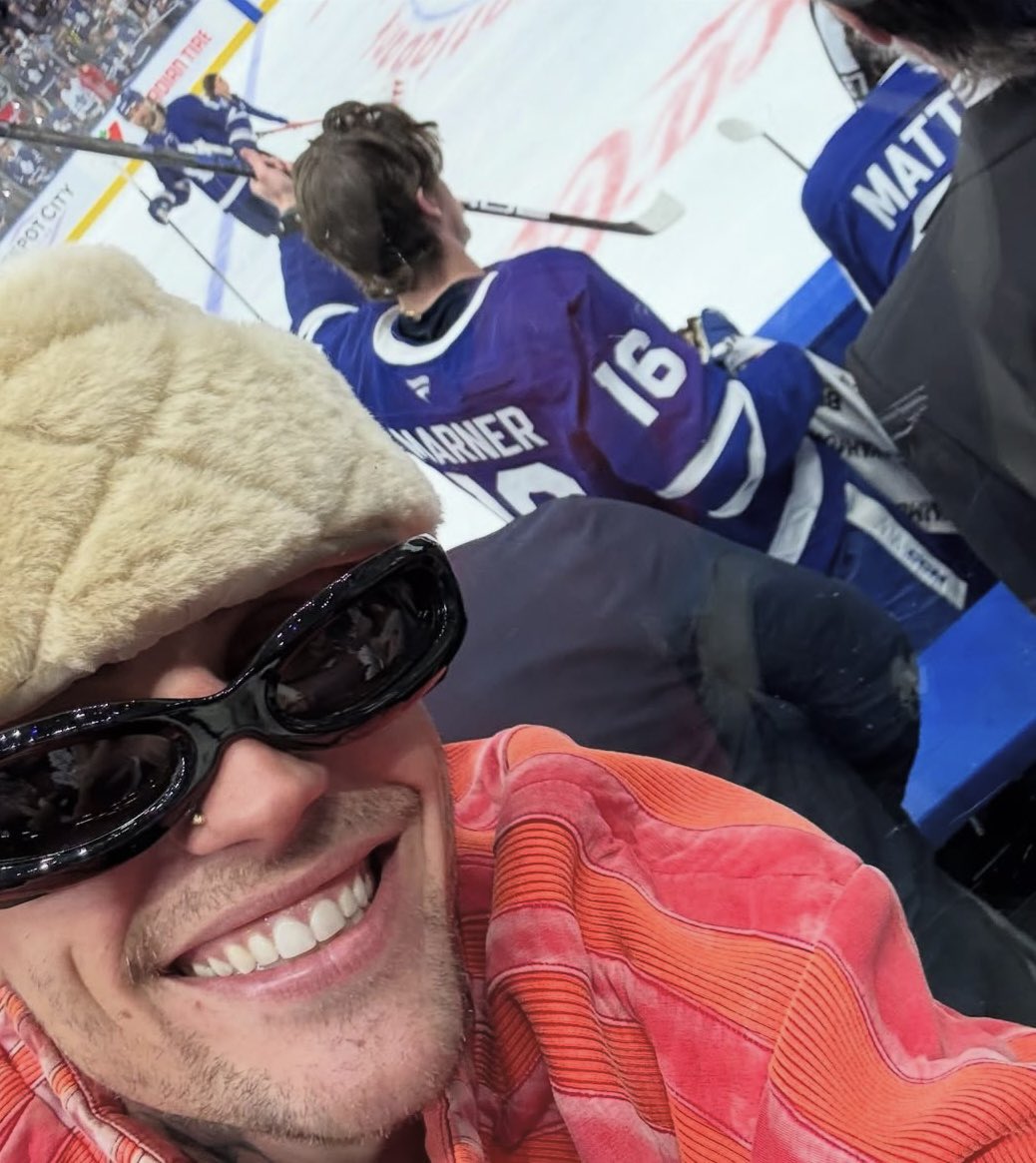 Justin Bieber / Mitch Marner Blank Meme Template