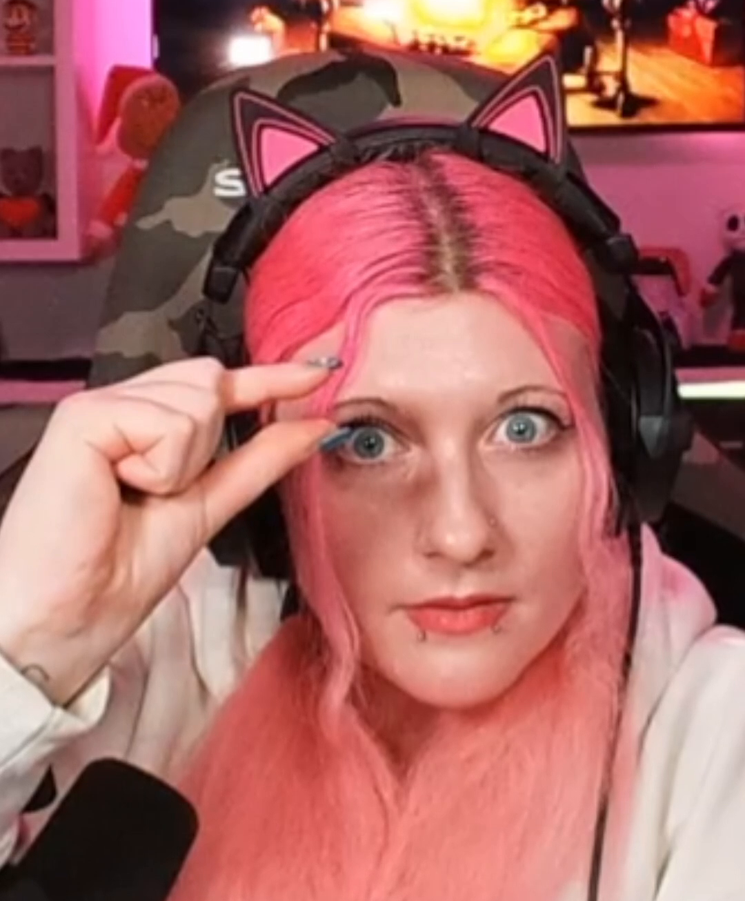 MadMiez 13.8cm Blank Meme Template