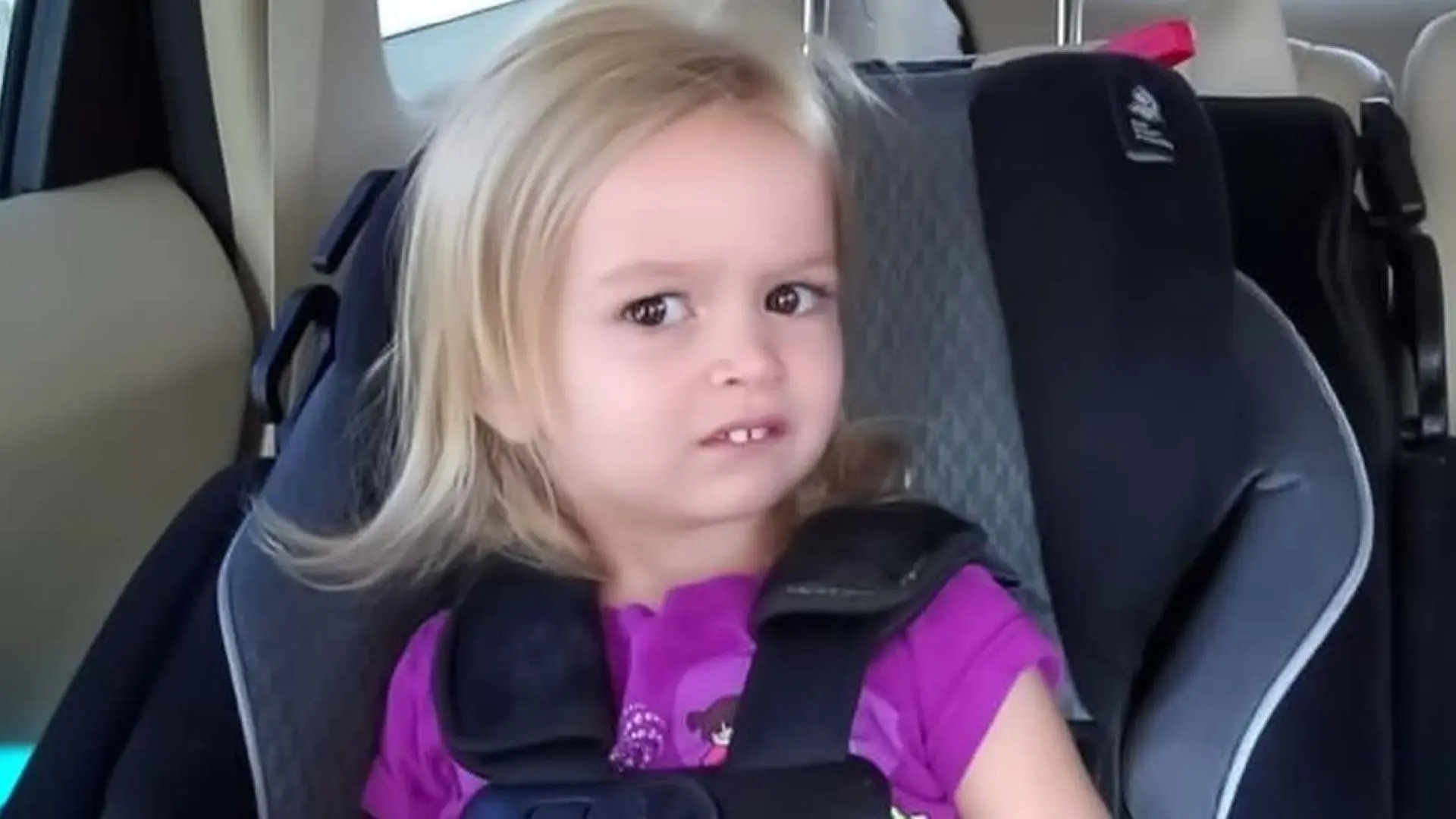 niña cara de asco Blank Meme Template