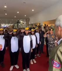 Hormat kepada ketua Blank Meme Template