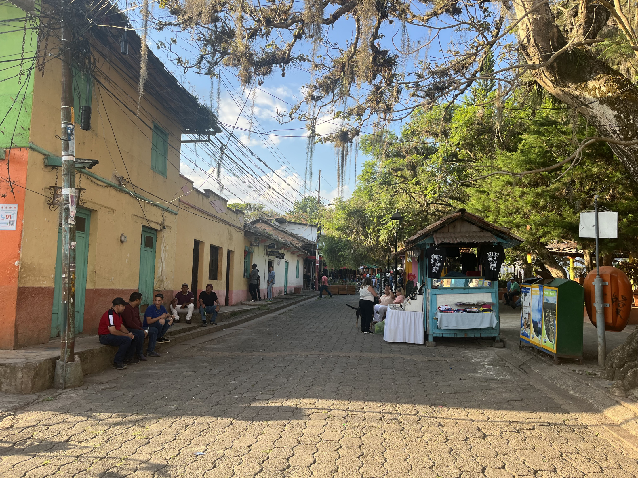 Valle de Angeles Blank Meme Template