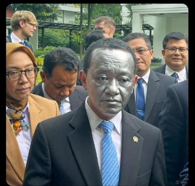 High Quality Silver man in a suit Blank Meme Template