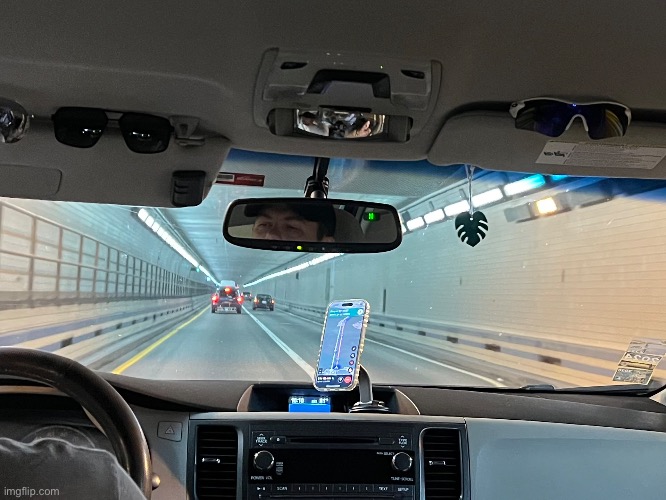 I’m in an underwater tunnel rn | made w/ Imgflip meme maker