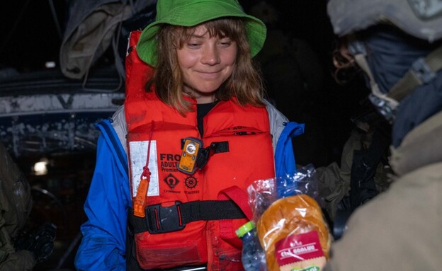 Greta get food Blank Meme Template
