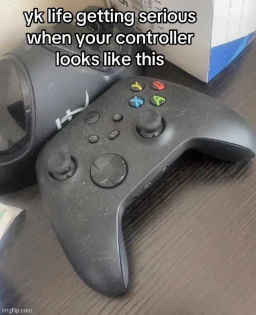 wow that ps5 controller is dusty af | made w/ Imgflip meme maker