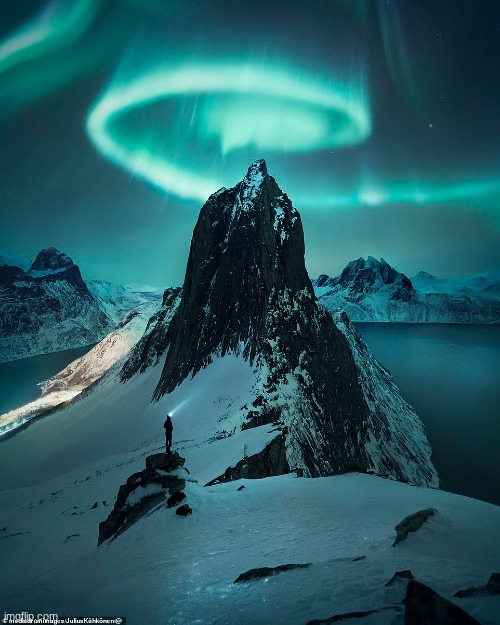 Northern lights | image tagged in why are you reading the tags,you have been eternally cursed for reading the tags | made w/ Imgflip meme maker