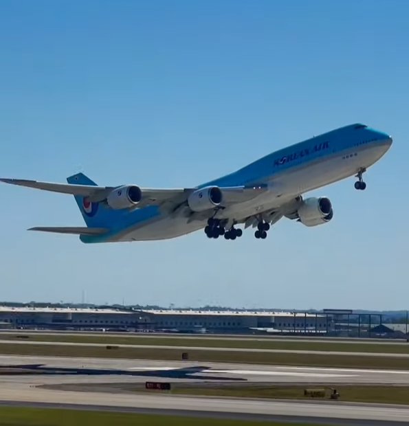 KOREAN AIR 747 Blank Meme Template